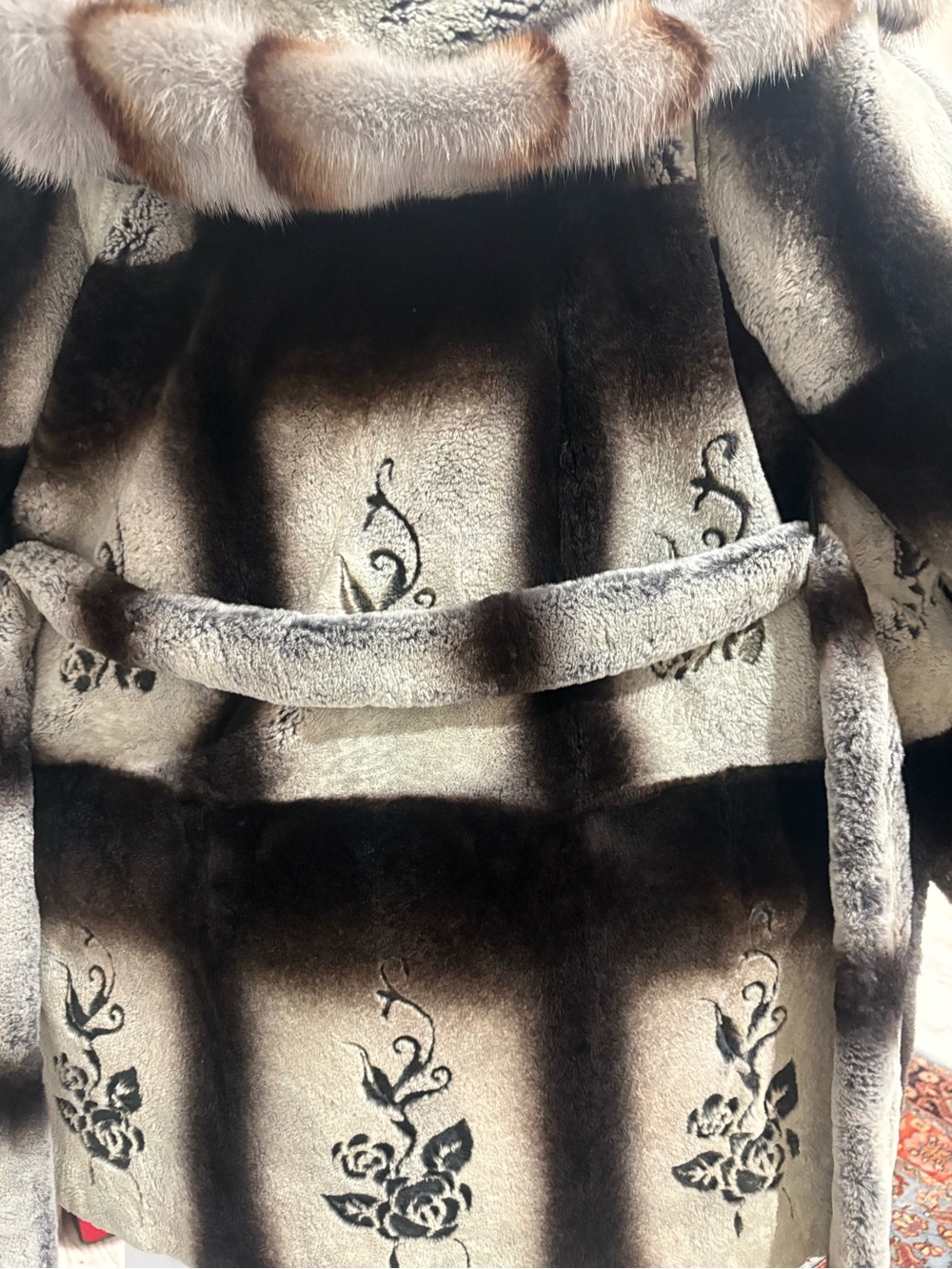 Genuine chinchilla hooded fur coat - Picture 7 of 15